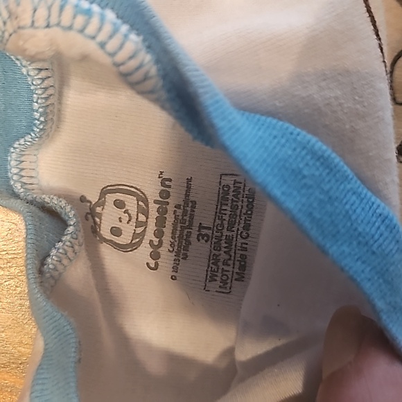 Cocomelon Size‎ 3T Pajama sets - Picture 3 of 4